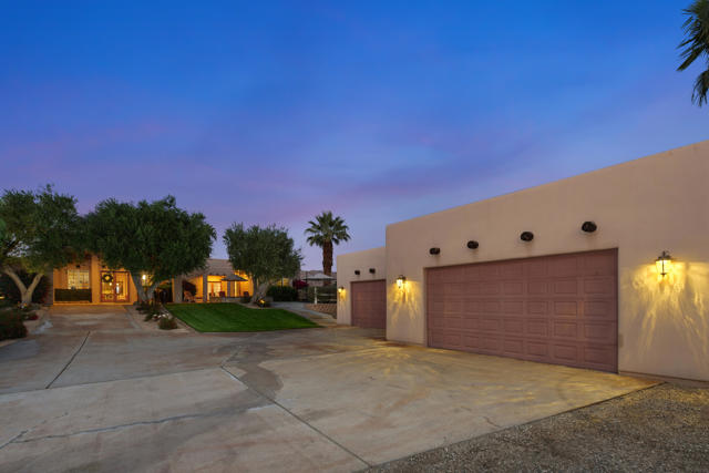 36706 Dune Palms Road, Indio CA: https://media.crmls.org/mediaz/0f87e9e0-b864-47b5-a9b5-6a48eda510bb.jpg