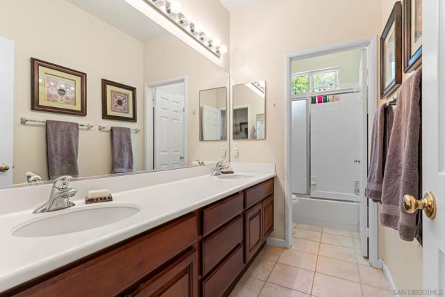 3814 Ruette San Raphael, San Diego CA: https://media.crmls.org/mediaz/0f87fcac-3959-4025-af96-fedc9a785d0e.jpg