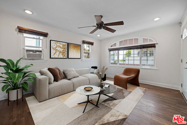 1236 1/4 N Cahuenga Boulevard, Los Angeles CA: https://media.crmls.org/mediaz/0f8805fe-513e-476d-bb94-81cdf98396e7.jpg