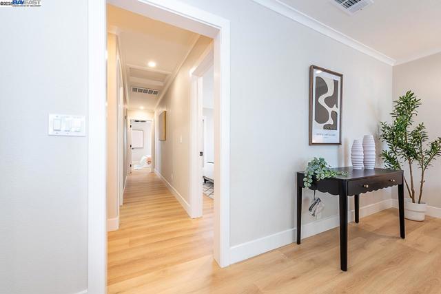 963 Douglas Dr, San Leandro CA: https://media.crmls.org/mediaz/0f88e3d4-93f9-4830-ba9b-f09bcc6e6c02.jpg