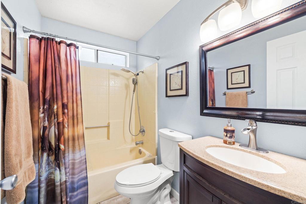 https://media.crmls.org/mediaz/0f895009-4636-492f-8515-45351b76beb1.jpg?preset=X-Large