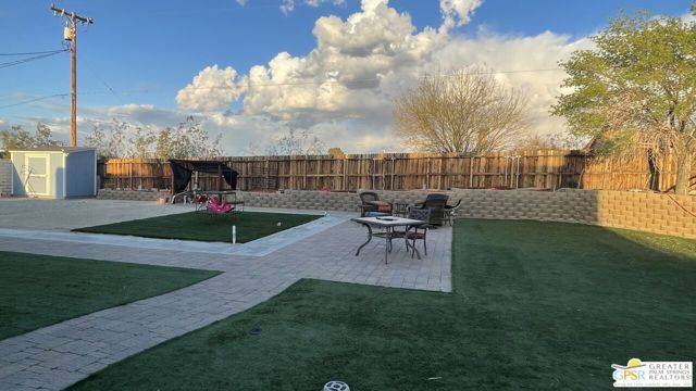 6937 Copper Mountain Road,  CA: https://media.crmls.org/mediaz/0f8963bf-4208-4208-92d9-3423b48446f1.jpg