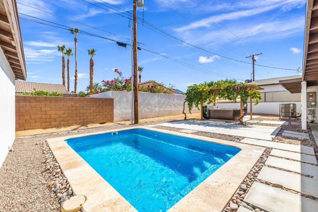 Image 18 of 76 For 51480 Avenida Obregon  B