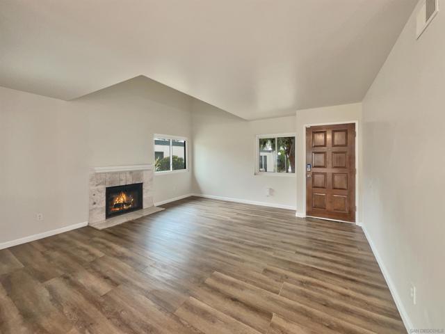 Image 3 for 387 N Melrose Dr #A, Vista, CA 92083