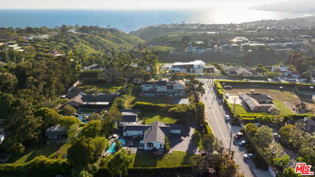 29172 Grayfox Street, Malibu, California 90265, 6 Bedrooms Bedrooms, ,4 BathroomsBathrooms,Single Family Residence,For Sale,Grayfox,24405885