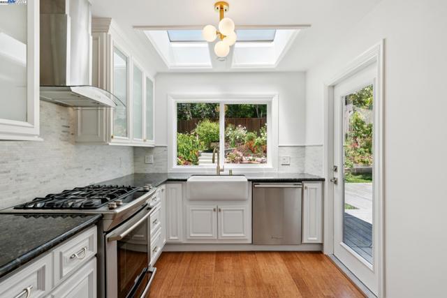 2643 Buena Vista Ave, Walnut Creek CA: https://media.crmls.org/mediaz/0f8b07e7-5d07-4f24-aaab-6faf23e16e1e.jpg