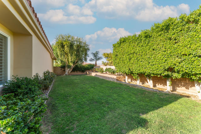 77363 Sky Mesa Lane, Indian Wells CA: https://media.crmls.org/mediaz/0f8b2e05-dc94-40c8-9a05-d6347c2a5a00.jpg