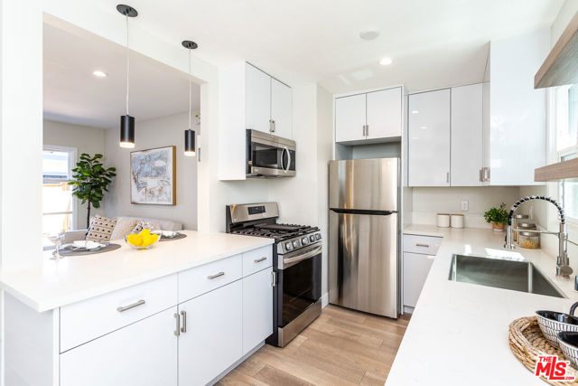 1625 CENTINELA Avenue, J photo 8