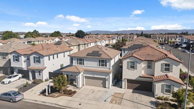 1060 Jan Avenue, Hollister CA: https://media.crmls.org/mediaz/0f8b76f0-7298-4b57-aafc-f4b6dd00b4e1.jpg