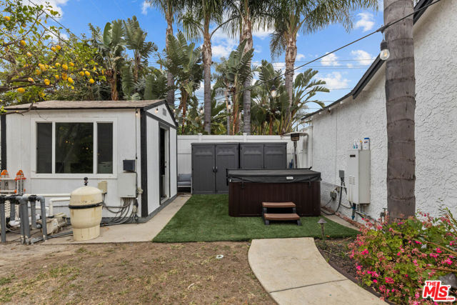 14253 Collins Street, Los Angeles CA: https://media.crmls.org/mediaz/0f8bcc2b-9744-4616-9eb4-3175b601163f.jpg
