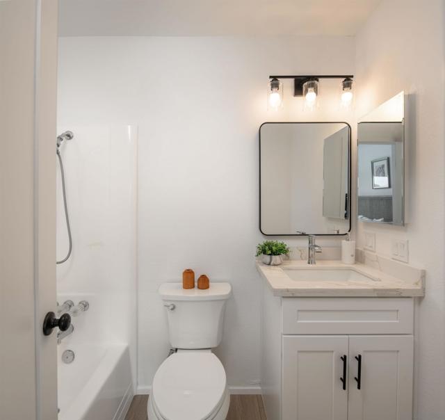 1829 Forestdale Dr, Encinitas CA: https://media.crmls.org/mediaz/0f8c5985-0119-433c-ad59-93715a312139.jpg