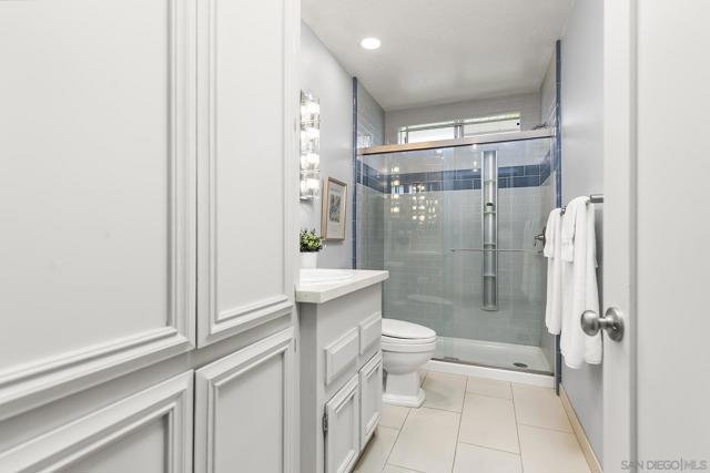 5188 Weymouth Way, Oceanside CA: https://media.crmls.org/mediaz/0f8c8003-5dd4-483c-a4d6-431331484786.jpg