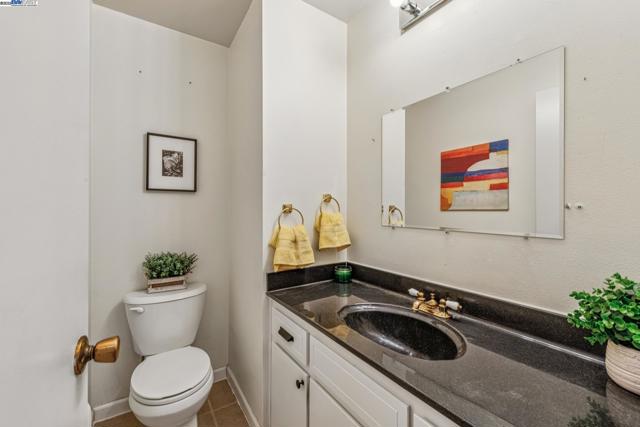 1030 Melrose Ave, Alameda CA: https://media.crmls.org/mediaz/0f8c9962-a267-4ab1-87f1-9b5466758f76.jpg