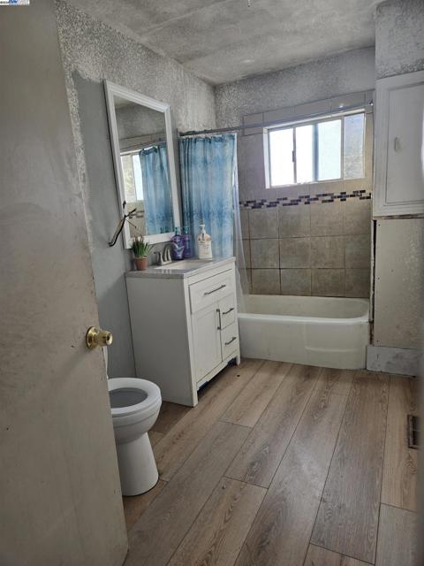 535 W Carlton Way, Tracy CA: https://media.crmls.org/mediaz/0f8ceb54-5500-479d-b379-63620a3245d7.jpg