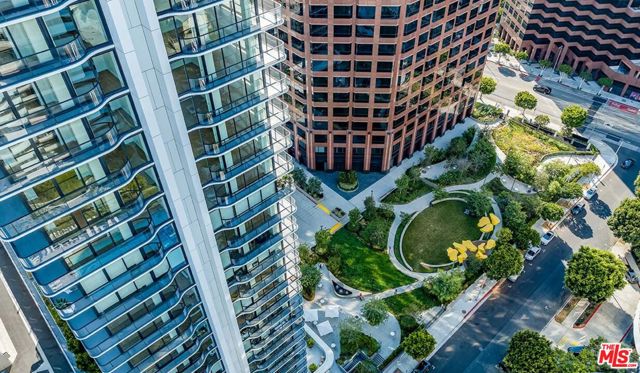 11750 Wilshire Boulevard, Los Angeles CA: https://media.crmls.org/mediaz/0f8cf48e-6d09-40f6-9725-432411d590f2.jpg