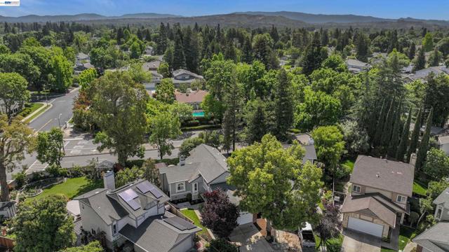 5943 Corte Arboles, Pleasanton CA: https://media.crmls.org/mediaz/0f8d06c5-37fc-45c2-949d-38daefd70f21.jpg