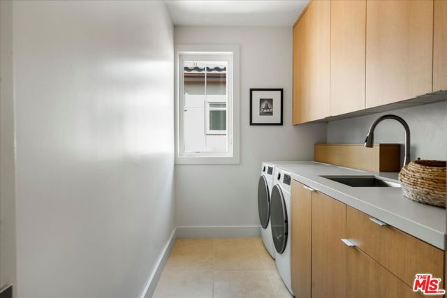 4 Bed Home for Sale in Los Angeles, California