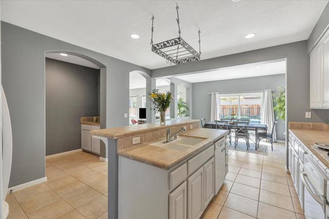 Image 11 of 28 For 6457 Sonora Pass Way