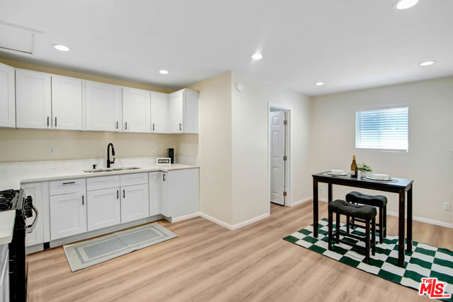 Image 21 of 23 For 646 Hollister Street