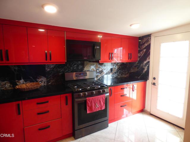 Detail Gallery Image 8 of 19 For 2434 Olive Ave, La Crescenta,  CA 91214 - 2 Beds | 2 Baths