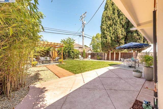 697 Lakewood Dr, Sunnyvale CA: https://media.crmls.org/mediaz/0f8e25f6-5847-4689-987e-1d81674d1946.jpg