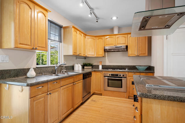 4917 Angeles Crest Highway, La Canada Flintridge CA: https://media.crmls.org/mediaz/0f8e3575-4ccd-4a91-a92a-e46a476e6847.jpg