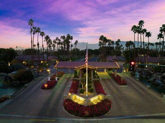220 Green Mountain Drive, Palm Desert CA: https://media.crmls.org/mediaz/0f8e40f7-371f-42d0-804c-202c63471542.jpg