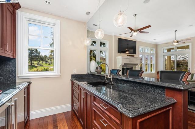 1569 Via Di Salerno, Pleasanton CA: https://media.crmls.org/mediaz/0f8e7f03-0940-4170-8c9c-17dd9ad571dc.jpg