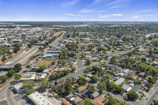 101 Maple Street, Modesto CA: https://media.crmls.org/mediaz/0f8ee517-41be-4329-b5de-0e74e9ae2e1c.jpg