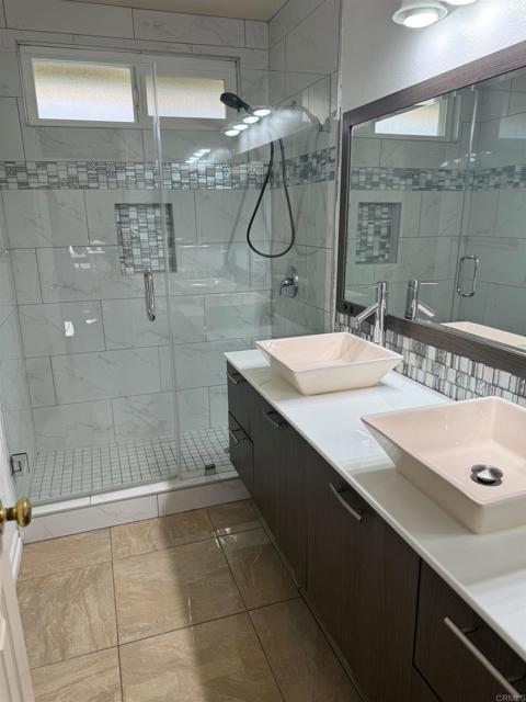 Detail Gallery Image 9 of 12 For 12128 via Antigua, El Cajon,  CA 92019 - 4 Beds | 3 Baths