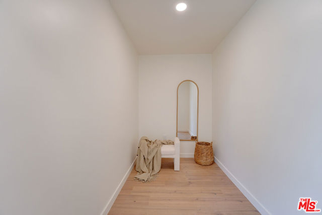 1981 Wilbur Avenue, San Diego CA: https://media.crmls.org/mediaz/0f8f7f47-b02d-4932-840c-809f168abdc1.jpg