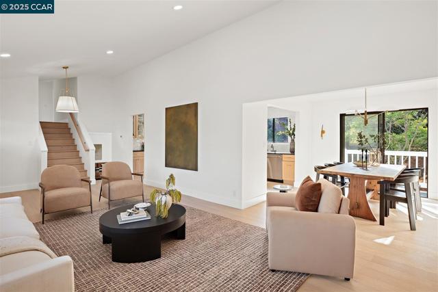 101 Lena Ct, Pleasant Hill CA: https://media.crmls.org/mediaz/0f90652d-476a-4705-9256-96ad318865d9.jpg