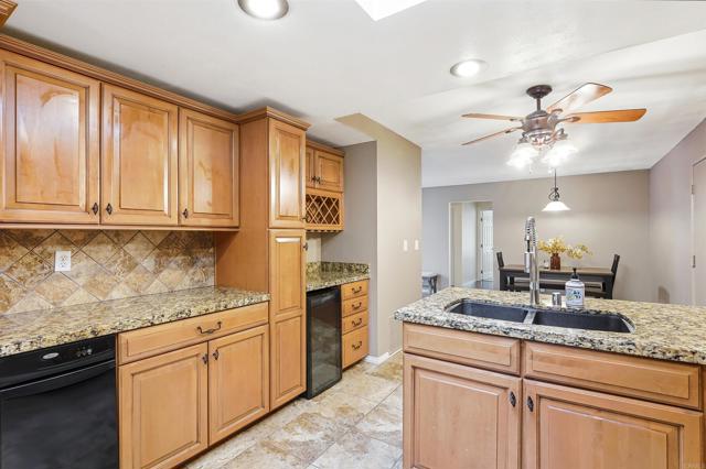 6615 Reservoir Court, San Diego CA: https://media.crmls.org/mediaz/0f9076eb-ddde-46d8-9c70-08f624808474.jpg