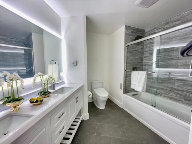 219 Brannan Street, San Francisco CA: https://media.crmls.org/mediaz/0f9113e5-12da-4521-9754-a6a3c825e248.jpg