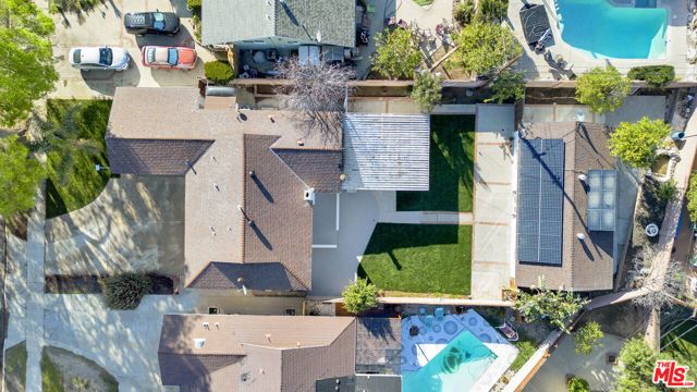 21819 Arminta Street, Canoga Park CA: https://media.crmls.org/mediaz/0f9180f5-07a0-4564-b9a6-22c4e0691c7f.jpg