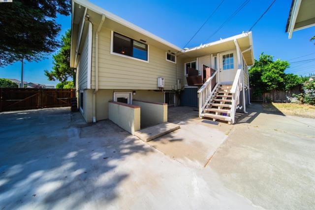 Image 6 of 52 For 4636 Serra Ave