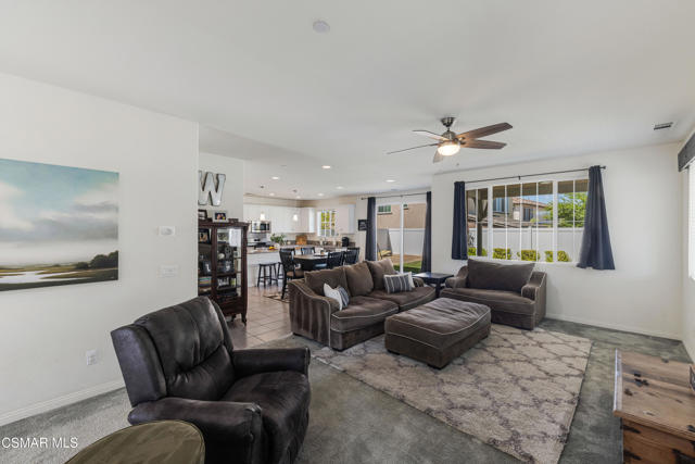 67 Clearwood Street, Fillmore CA: https://media.crmls.org/mediaz/0f923928-372f-41bd-afb3-09636e02405b.jpg