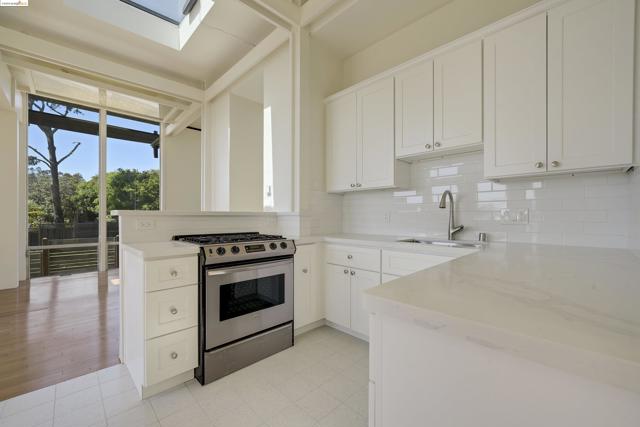 921 Clark Place, El Cerrito CA: https://media.crmls.org/mediaz/0f926d27-e1a1-47ea-bb3b-ff5225b1bc08.jpg