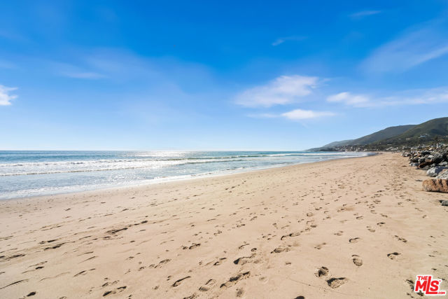 0 Broad Beach Road, Malibu CA: https://media.crmls.org/mediaz/0f9274a7-2e91-43e8-bbb1-dc2a1c92243e.jpg