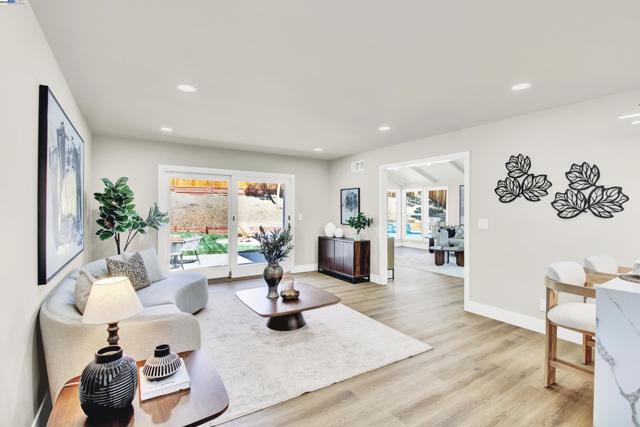 3613 perada dr, Walnut Creek CA: https://media.crmls.org/mediaz/0f929791-bb57-4264-bc34-fcdd5dbd1b79.jpg