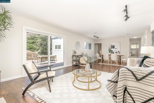 3608 VICTOR ST., Pinole CA: https://media.crmls.org/mediaz/0f92a012-c385-419c-b978-f19b5cacd9a5.jpg
