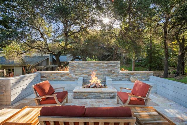 28140 Story Hill Lane, Los Altos Hills CA: https://media.crmls.org/mediaz/0f92e669-a4c9-450a-bd8f-e160cb394d54.jpg
