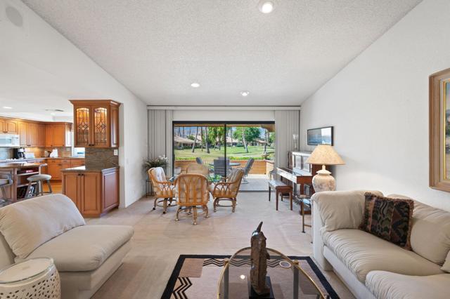 38 Conejo Circle, Palm Desert CA: https://media.crmls.org/mediaz/0f9408d3-8248-4811-8600-04763e102e79.jpg