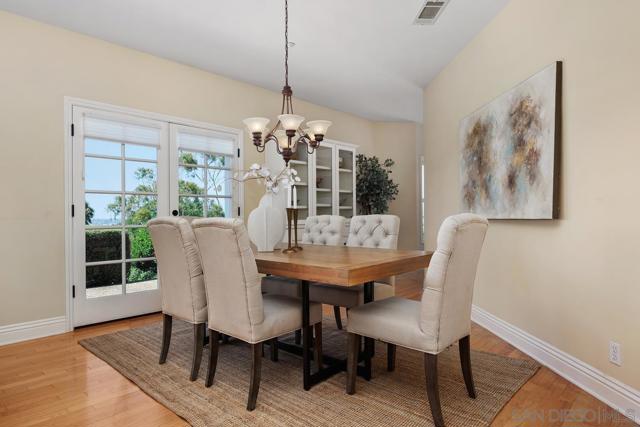 1324 Vista Colina Dr, San Marcos CA: https://media.crmls.org/mediaz/0f940c6f-58f6-4a67-84e4-531f8756134c.jpg