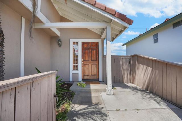 Detail Gallery Image 3 of 46 For 1930 Rosewood St, Vista,  CA 92081 - 3 Beds | 2/1 Baths