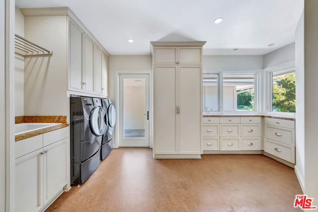1100 Rodeo Road, Arcadia CA: https://media.crmls.org/mediaz/0f94358a-daca-4431-92ad-85185d59cedb.jpg
