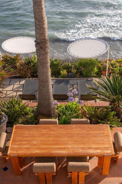 5143 Shore Drive, Carlsbad CA: https://media.crmls.org/mediaz/0f9439df-674b-4755-9b4a-c289c2ded225.jpg