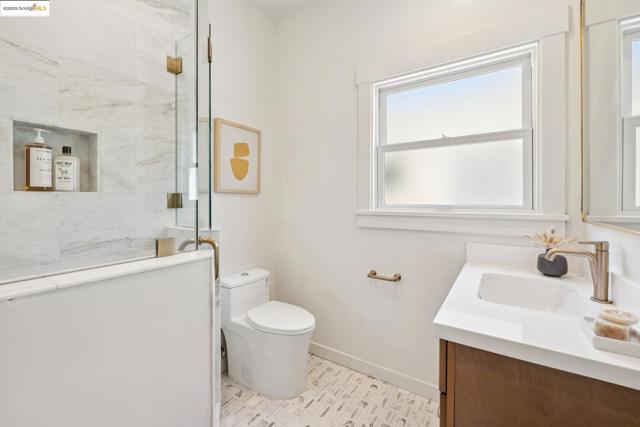 101 Palm Dr, Piedmont CA: https://media.crmls.org/mediaz/0f948108-19e3-4432-af3e-33e140d6a48e.jpg
