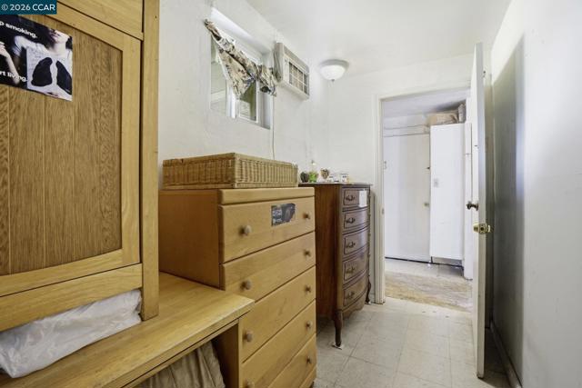 1990 Sunshine Dr, Concord CA: https://media.crmls.org/mediaz/0f951e80-4ff2-4284-ae8c-d12cdaf6ebf8.jpg