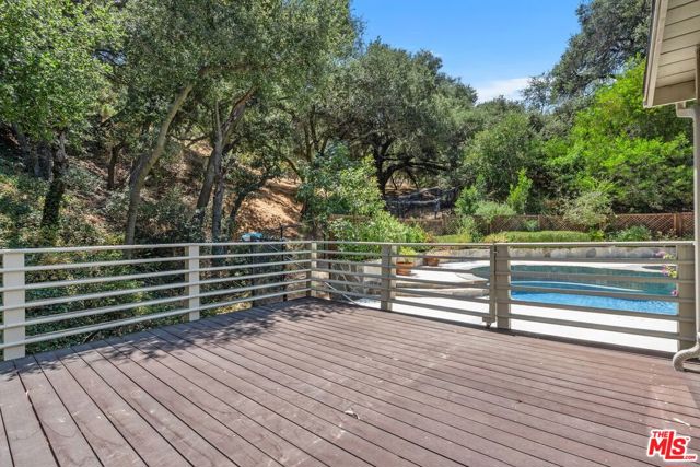 24753 Mulholland Highway, Calabasas CA: https://media.crmls.org/mediaz/0f95f022-77a5-4572-bc86-61138354de58.jpg